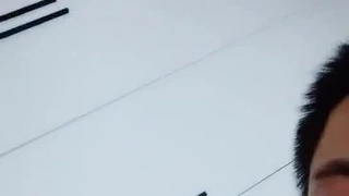 变态夫妻玩弄借高利贷无力偿还的女大生~各种道具伺候她!!