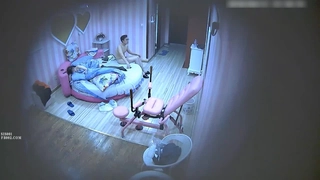 性感大波妹，全程露脸爆乳肥臀无毛逼，水嫩骚穴道具自慰，揉奶玩逼撅着屁股给狼友看，表情好骚舔弄假阳具
