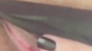 國內真實咪J-無錫剛上班的小美女和2男同事壹起吃飯時被忽悠的喝醉後帶回去2人輪流不停的操,壹個幹壹個拍攝!