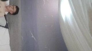 女人的身体随着抽插起伏真好，节奏感真好，无套猛操