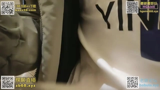 戴口罩的小美人莫莫 穿性感jk和蕾丝内内~隐隐约约的肉丝，非常诱人，奶子B穴非常粉嫩