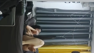 日本少女在宿舍房间里被操
