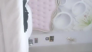 永辉快射给我上课迟到了（）