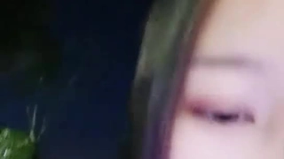 18-19岁的青少年在摄像头前自慰
