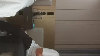 免费观看A片在线视频下课回来主动脱了衣服就往上爬！【完整版52分钟已上传下面】