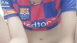 网红女神自慰流出久违流出！！丝袜美腿性感美乳抠逼淫叫等你上车