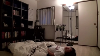 家庭成員第一次在辦公室與年輕金髮女郎在一起
